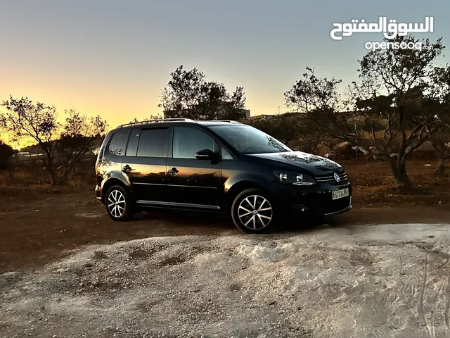 Used Volkswagen Touran in Hebron