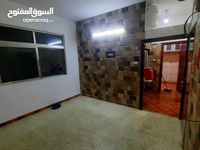 100 m2 3 Bedrooms Apartments for Rent in Zarqa Al ghweariyyeh