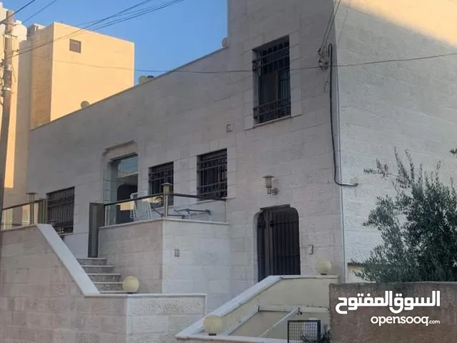 210 m2 More than 6 bedrooms Villa for Sale in Amman Tabarboor