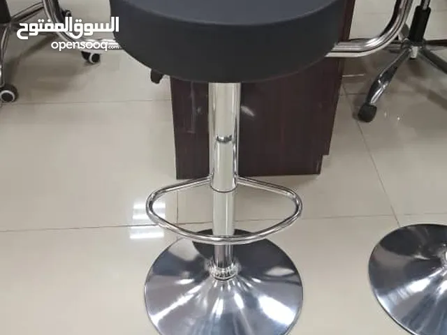 اثاث مكتب فاخر طاولات وكراسي وادراج للمدارس وللمكاتب جديدة بأسعار مناسبه يوجد توصيل