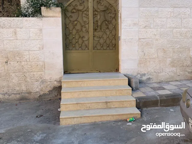 160 m2 3 Bedrooms Apartments for Rent in Zarqa Al Zawahra