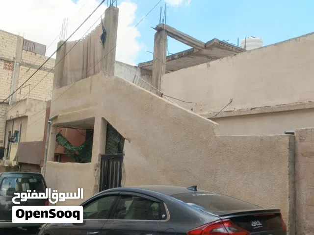 منزل للايجار موقعها مخيم الحسين شارع 7 السفلي على شارع الاردن