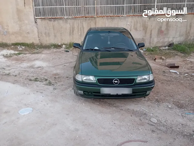 اوبل استرا 1996
