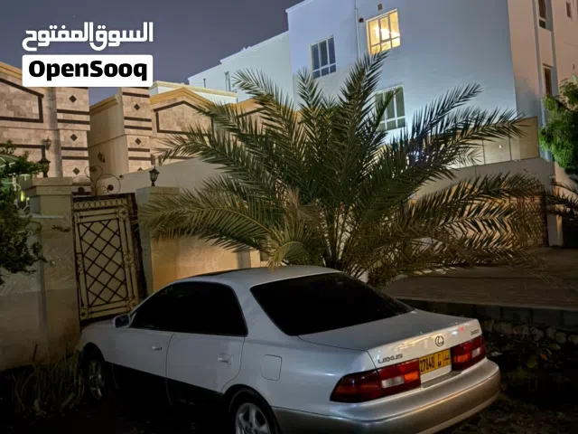 للبيع او البدل لكزس ES 300 1998 موديل صالون بحالة ممتازة للبيع بمرخصة وتضمين كامل المواصفات
