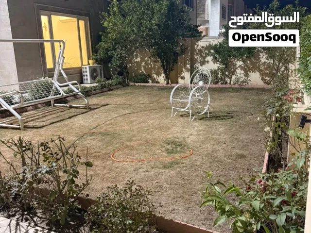 دار للبيع في مجمع كنجان سني