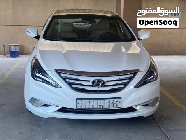 هيونداي سوناتا فل كامل ليمتيد موديل 2013 للبيع كاش أو أقساط الموتر بحال الوكاله شرط