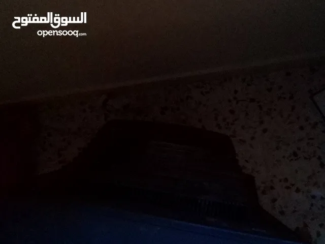 تلفزيون قاريونس مستعمل استعمال نظيف الحق