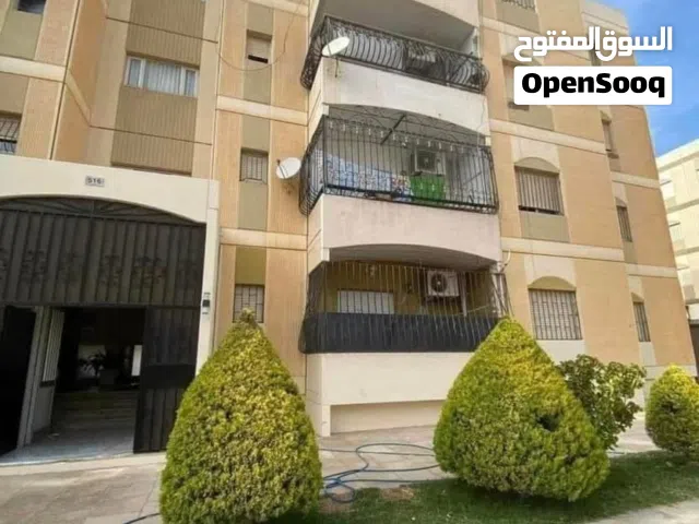 شقة للبيع – عمارات 7000 قاريونس – بنغازي اكبر مساحة دور اول