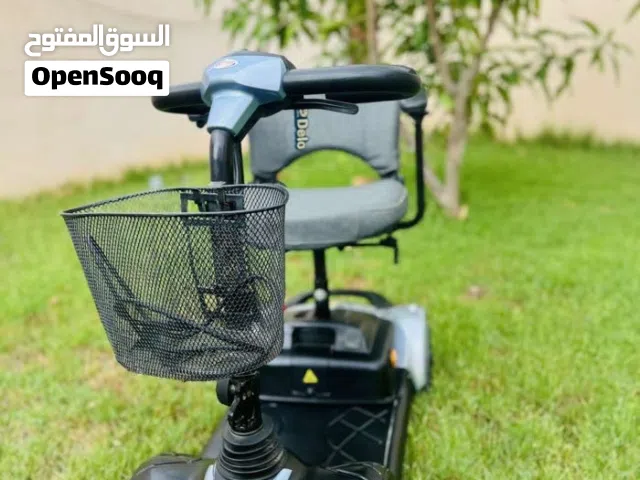 عربة تنقّل كهربائية لكبار السن — بطاريتان جديدتان — تتحمل 200 كج