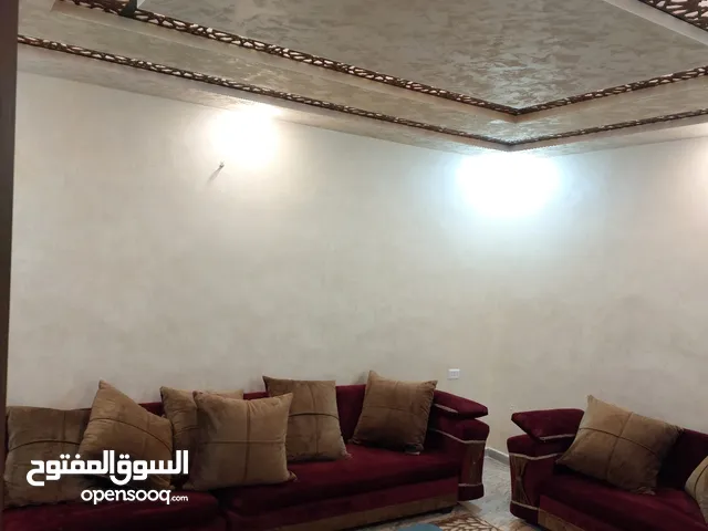 165 m2 2 Bedrooms Apartments for Rent in Mafraq Al-Hay Al-Hashmi