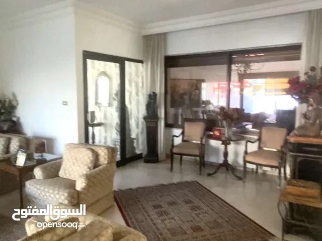 575 m2 5 Bedrooms Villa for Sale in Amman Um El Summaq