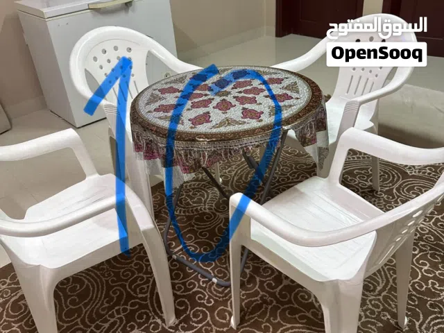 طاوله و4 كراسي