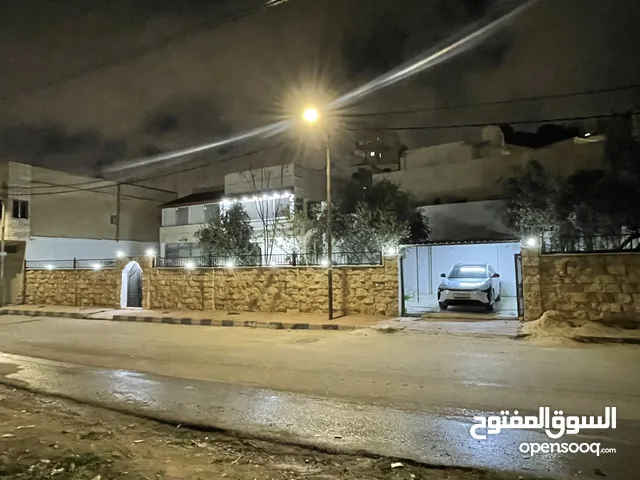 منزل مستقل للبيع في ايدون