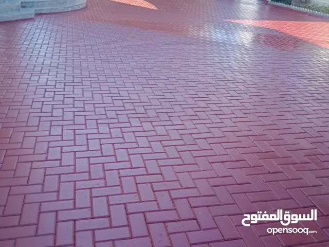 اعمال السرميك وعزل الاسطح وصبغ الايبوكس اجود الانوع مع الضمان وصيانه البيت من الخارج والدخل