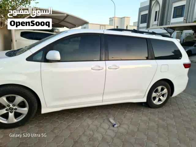 Used Toyota Avalon in Muscat
