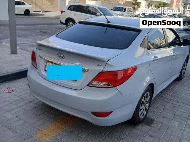 2015 هيونداي اكسنت Standard