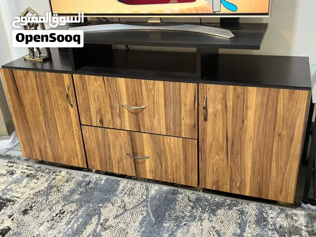 ميز تلفزيون وكزامة