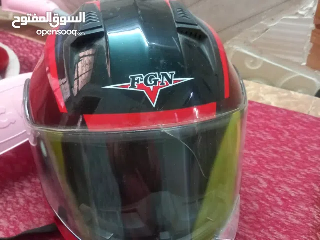 خوذ مستعملة للبيع بحالة ممتازة جدا