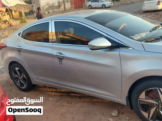 2011 هيونداي افانتي Limited