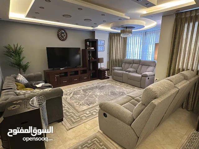 خزانة تلفزيون TV Unit بحالة جيدة