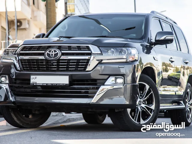 Toyota Land Cruiser 2021 Gx-r Grand Touring   السيارة وارد الشركة و قطعت مسافة 42,000 كم فقط