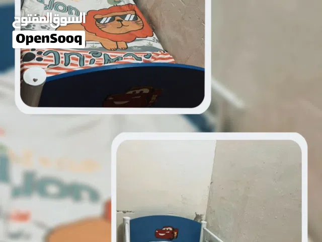 سرير طفل مع مندر سعر75 وبي مجال قليل