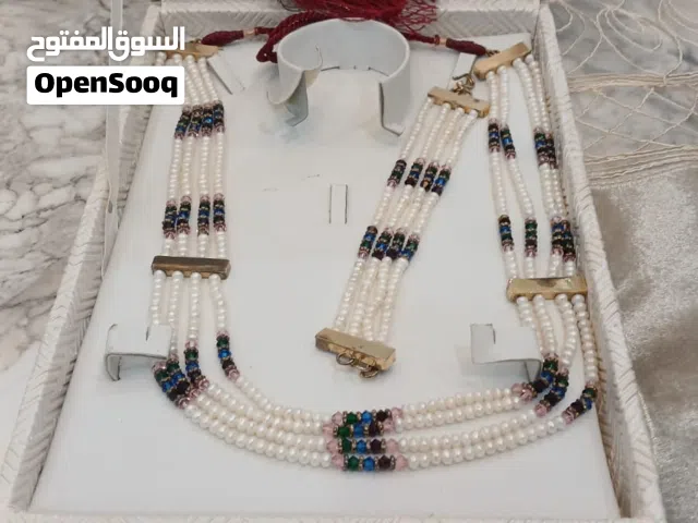 للبيع عقد لولو ابيض