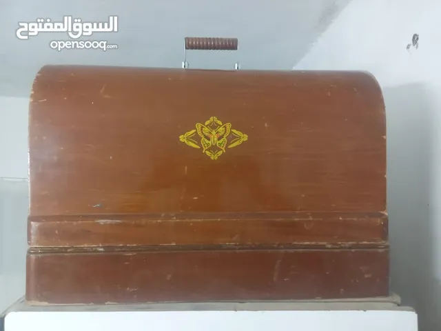 ماكنة خياطة يدوية نوع الفراشه