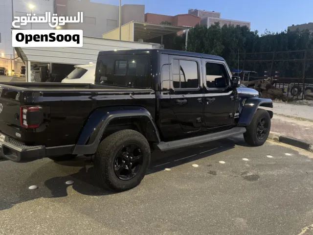 2021 جيب جلادياتور Overland