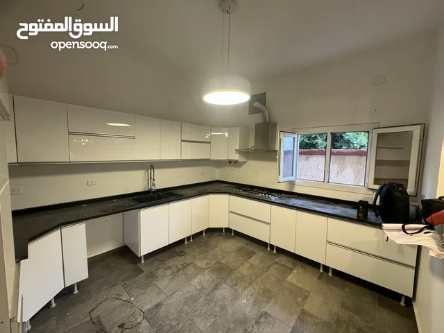 500m2 4 Bedrooms Townhouse for Sale in Tripoli Ain Zara