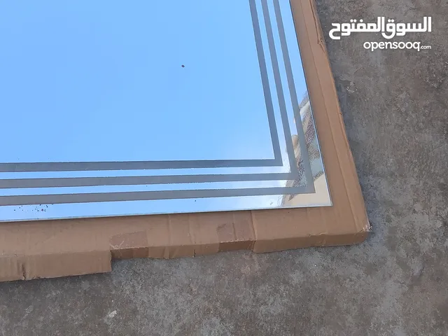 مراةحمام اومراةجدار زجاج مستعمل بحاله جيده
