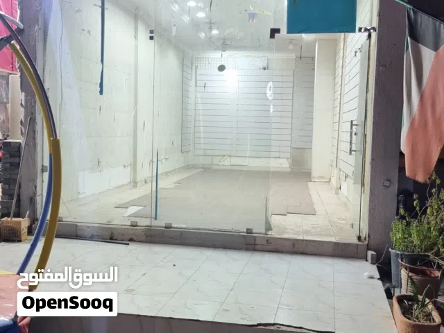 محل للايجار بالسالمية علي الشارع مباشرة مساحتة 40 متر ايجار 1800 دك موقع مميز يمكن استغلالة اكثر م