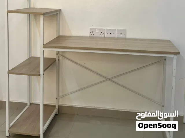 طاولة للبيع