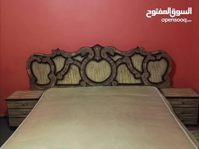 غرفه نوم بحاله جيدا جدا تخت +دواليب +خزانه +تسريحه + فرشه