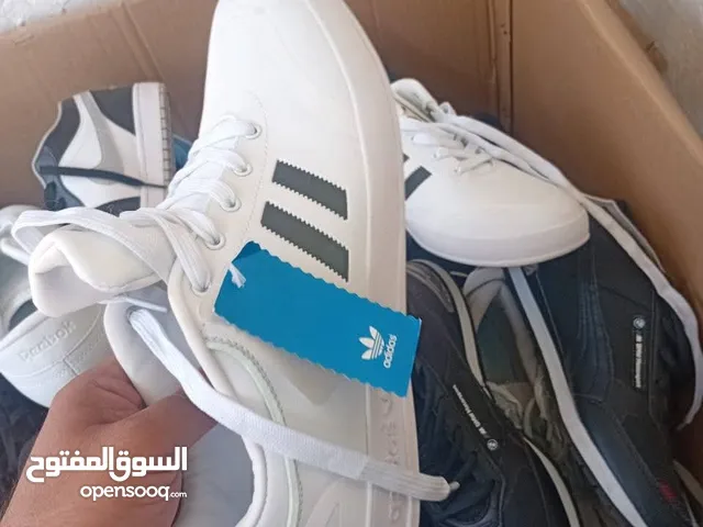 44.5 Sport Shoes in Jerash