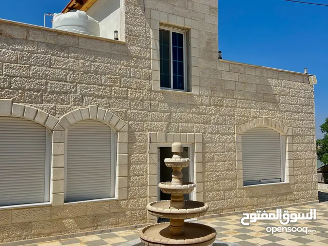 150 m2 3 Bedrooms Townhouse for Sale in Zarqa Birayn