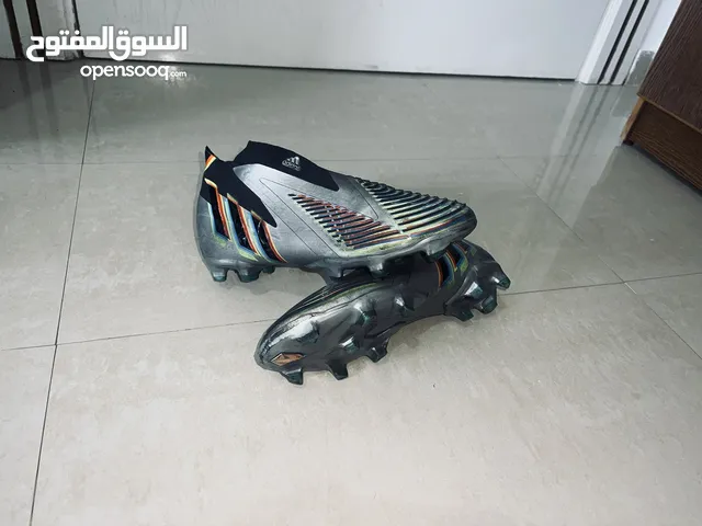 Adidas predators model elite from adidas USA and cost 140 jds