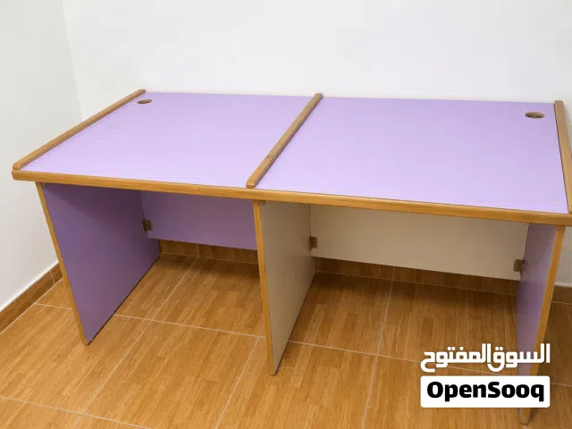 مكتب دراسي بحالة جيدة للبيع