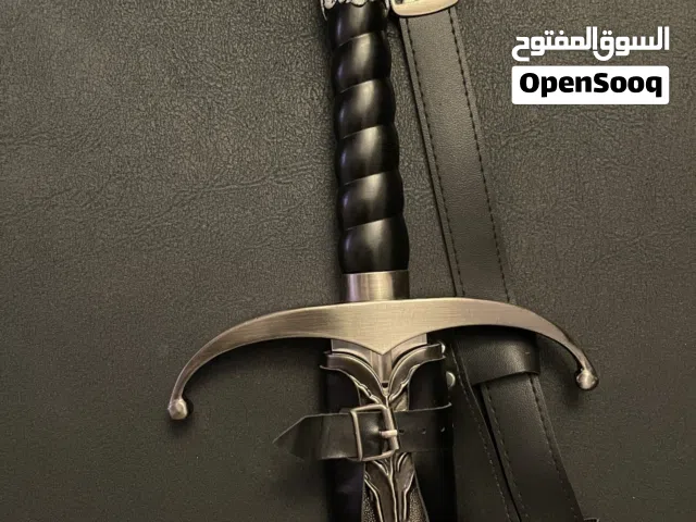 سيف جون سنو من مسلسل صراع العروش (الاصلي) جودة عالية + مع حزام إضافي ومثبت ارضي وجداري