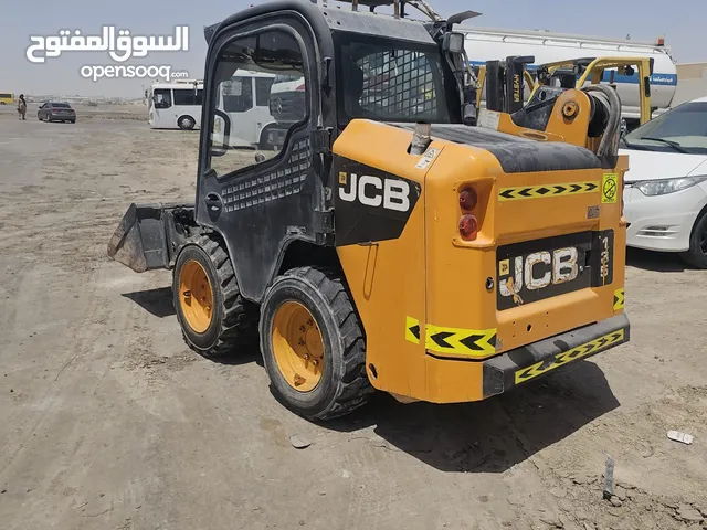للبيع بوبكات جي سي بي موجود ثلاث حبات مو موديل 2015 و 2008. شغالات بالتمام مكيفات