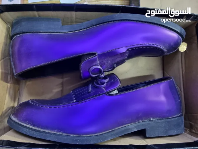 حذاء رجالي جديد جلد بنفسجي قياس 44 بالباكيت