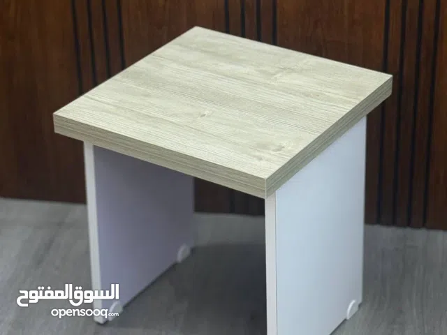 طاولة جانبية  طاولة ضيافة خشب  تصميم عصري طاولة جانبية أنيقة بتصميم عملي مناسبة لغرف الجلوس، الصالون