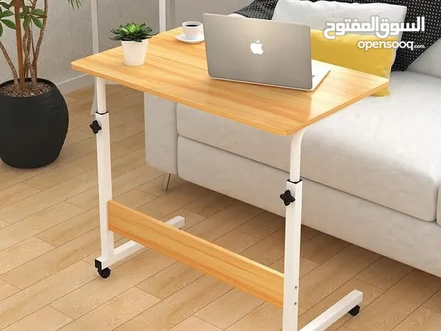 وفرنالك مكتب طلابي عملي ومتنقل بترتيب عصري سطح واسع بيساع لابتوب + كتب + أدوات مدرسية .