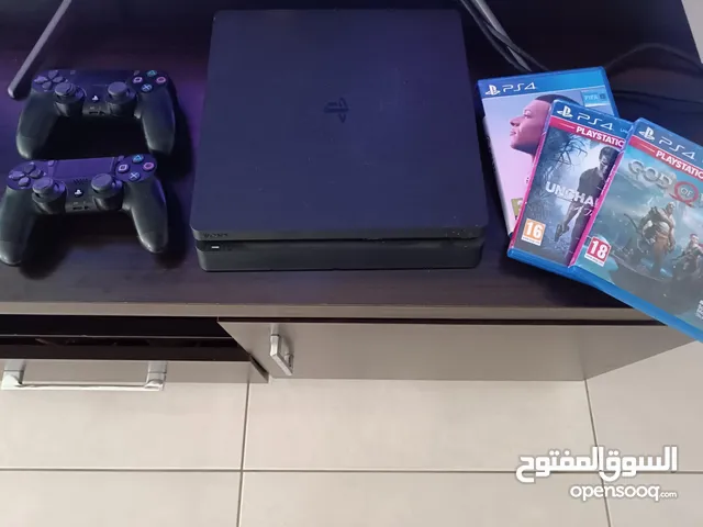 ps4 slim en bonne etat