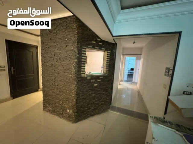 240 m2 3 Bedrooms Apartments for Sale in Cairo Maadi