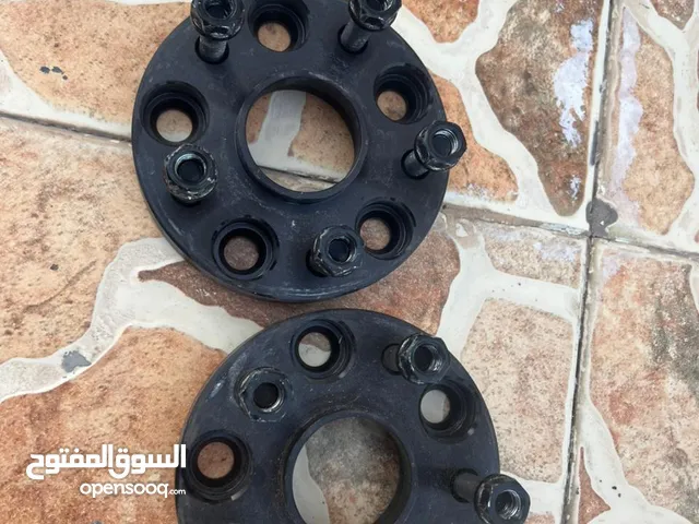 لكزس. اي اس F