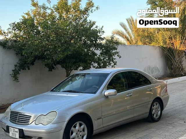 2004 مرسيدس بنز الفئة-C C 180