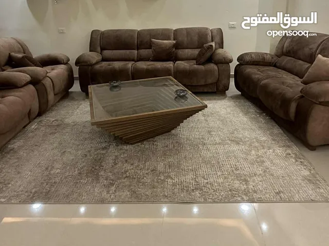 طقم كنب 7 مقاعد  استعمال بسيط جدا شبه جديد