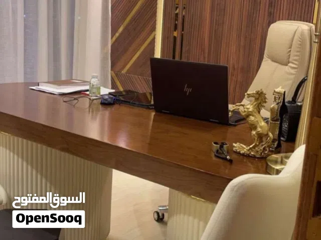 بيع اثاث مكتب فخم شبه جديد