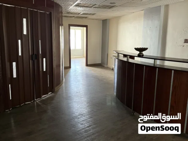 مكتب مميز للايجار بموقع حيوي خلدا